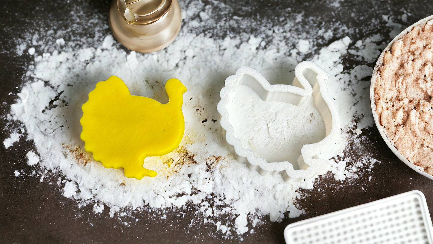 Turkey Shaped Cookie Cutter - Perfect for Holiday Baking!