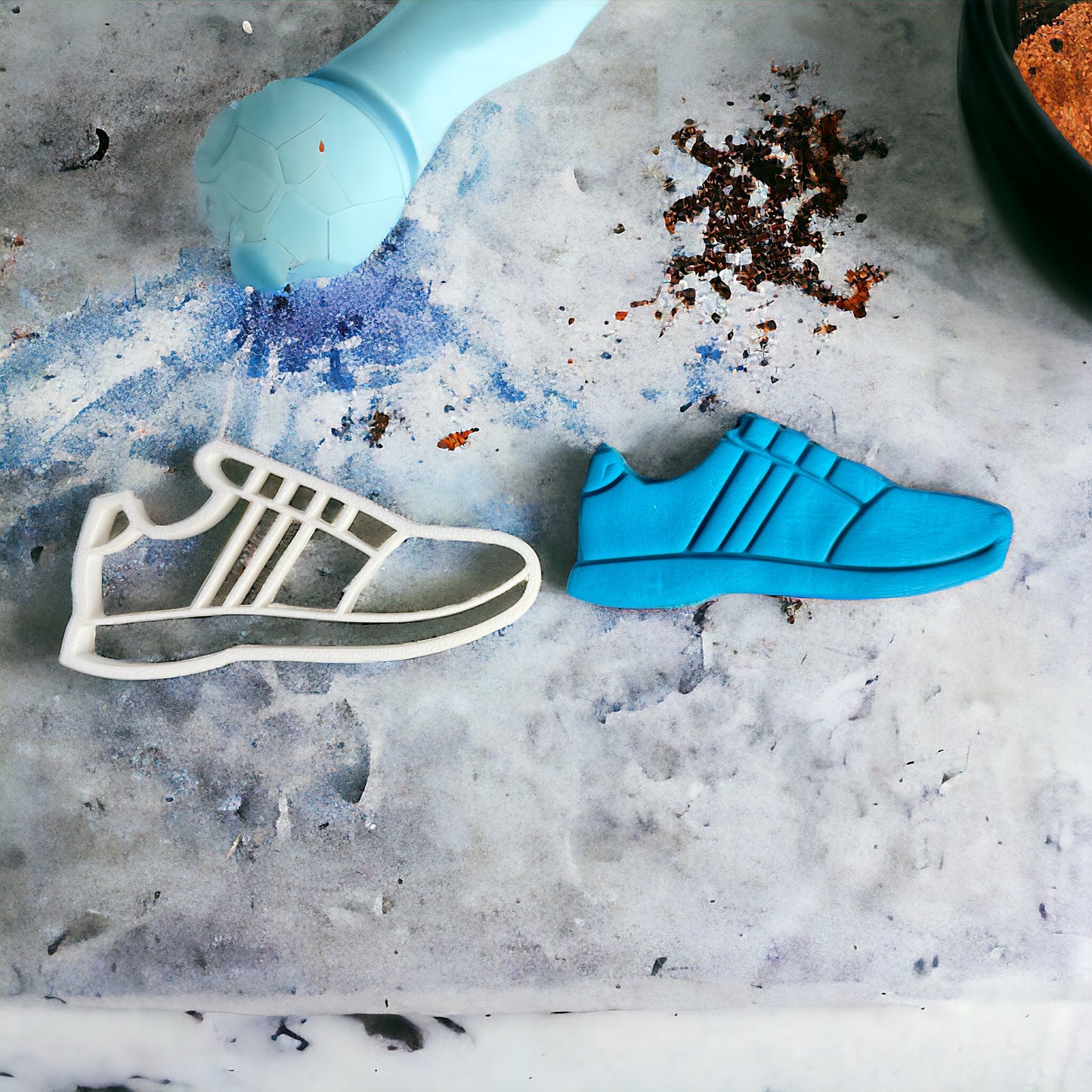 Sneaker Shaped Cookie Cutter - Perfect for Sporty Treats!